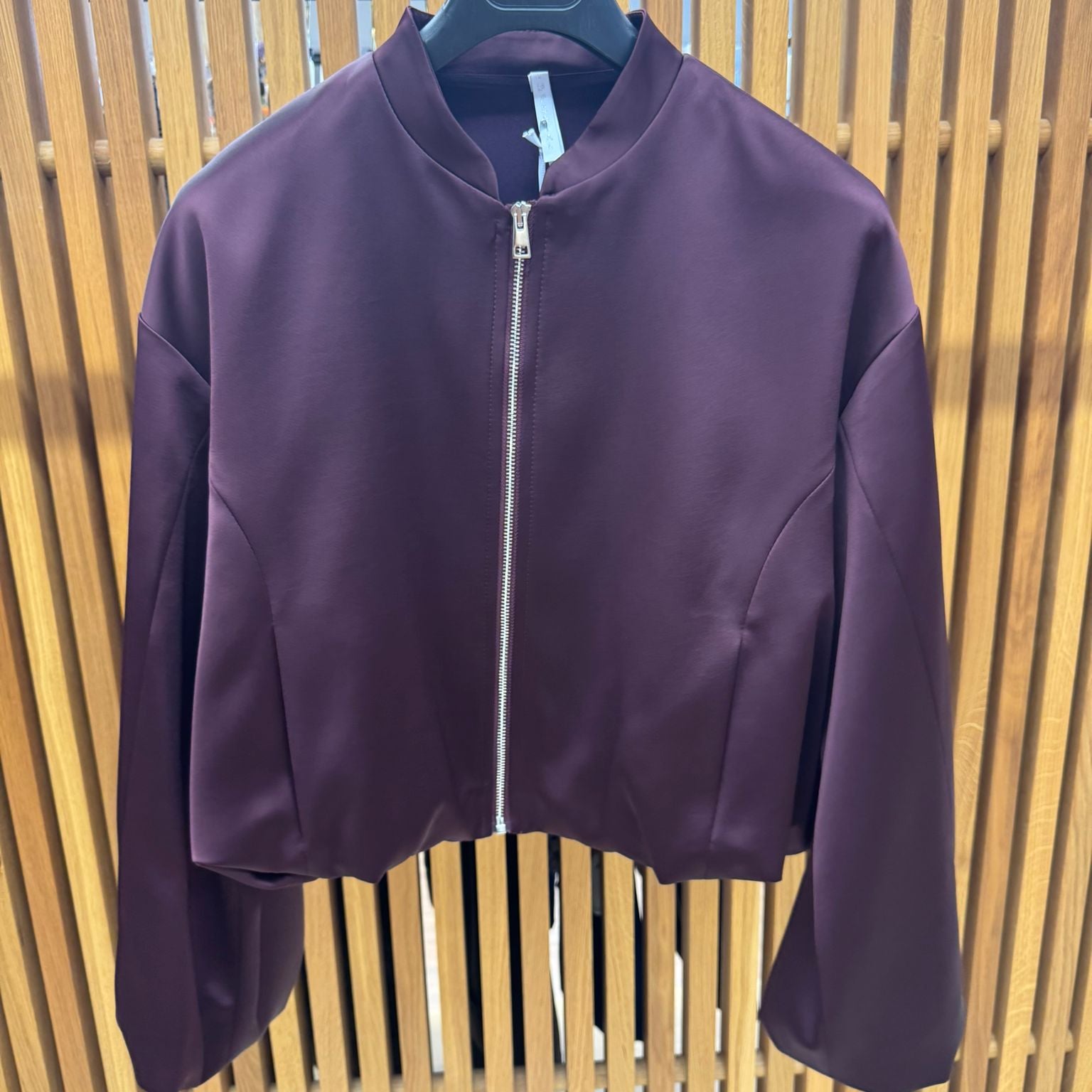 Bomberjacke in Satinoptik
