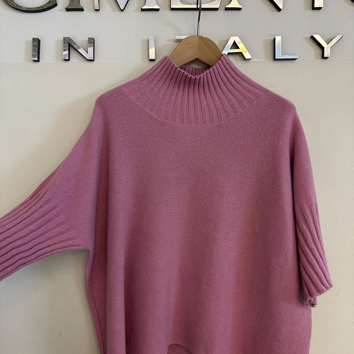 weicher Pullover mit geripptem Stehkragen