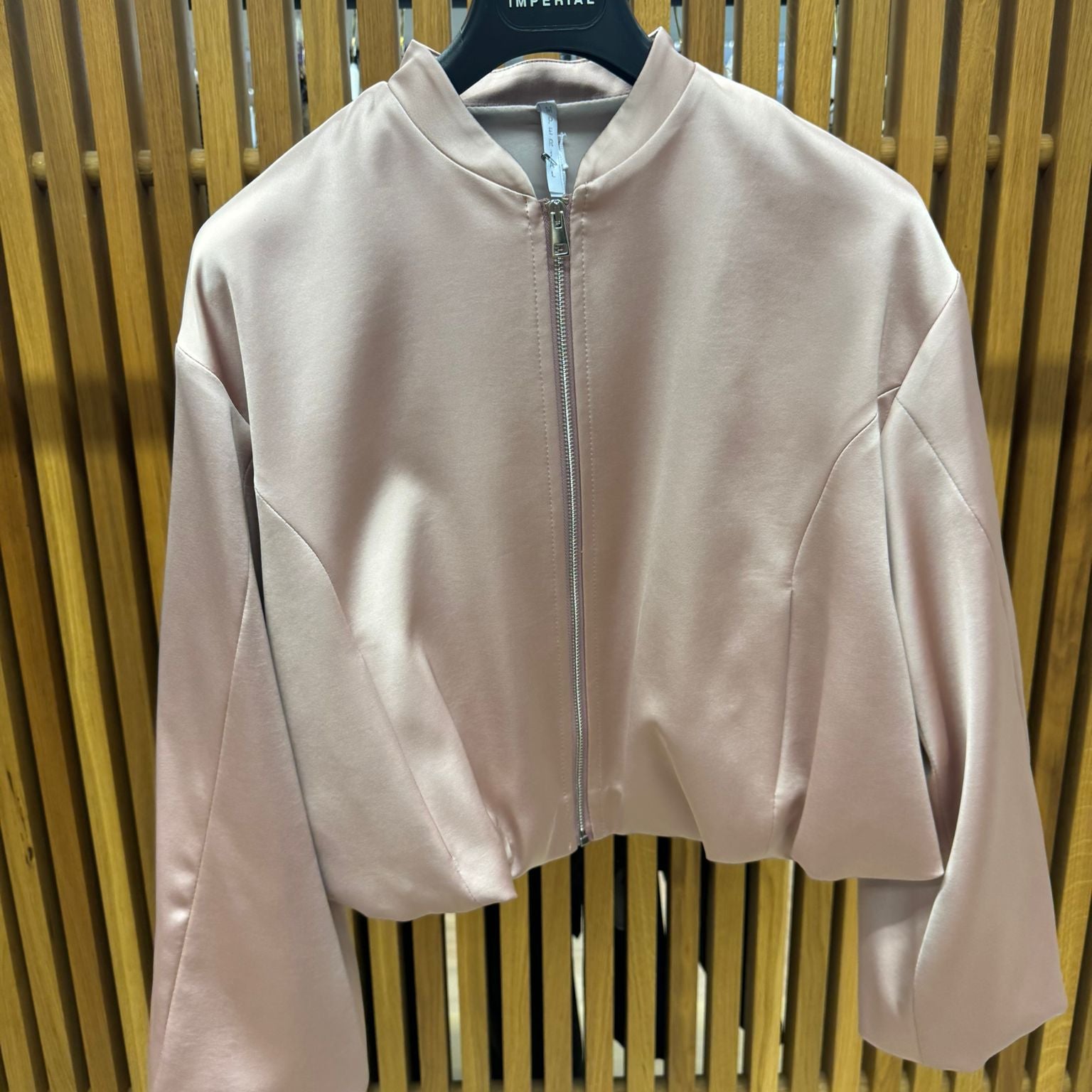 Bomberjacke in Satinoptik